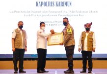 Mampu Kendalikan COVID-19, Melalui Gerai Vaksin Presisi, Gubernur Beri Penghargaan Kepada Kapolres Karimun