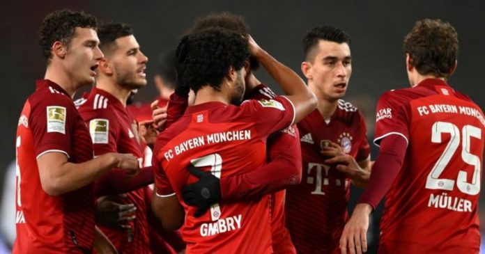 Selebrasi pemain Bayern Munchen saat bertandang ke Mercedes-Benz Arena