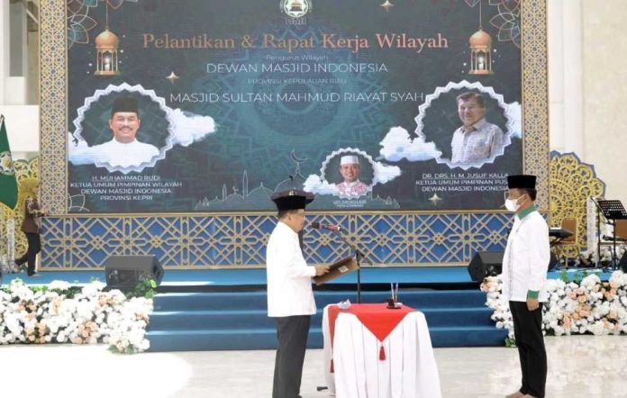 Jusuf Kalla lantik Rudi Ketua DMI Kepri