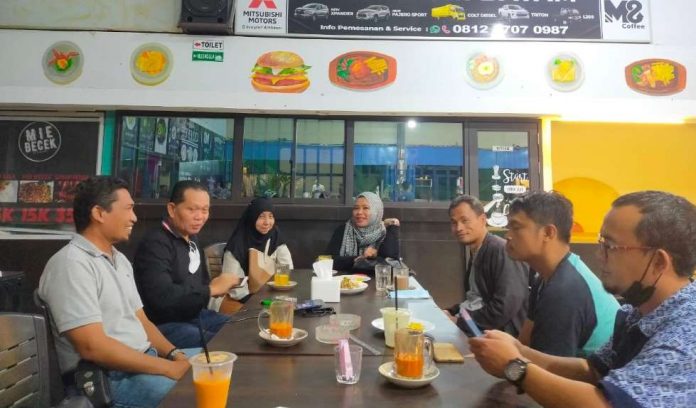 Lomba Mancing Mania memperebutkan piala tetap Gubernur Kepri yang pada Minggu