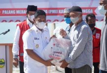 Wabup Neko Wesha Buka Kegiatan PMI Lingga di Pantai Armifa Pasir Panjang PMI Lingga