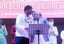 Pesan Kemesraan Rudi di Peringatan Hari Ibu Tingkat Kota Batam Pesan Kemesraan Rudi di Peringatan Hari Ibu Batam