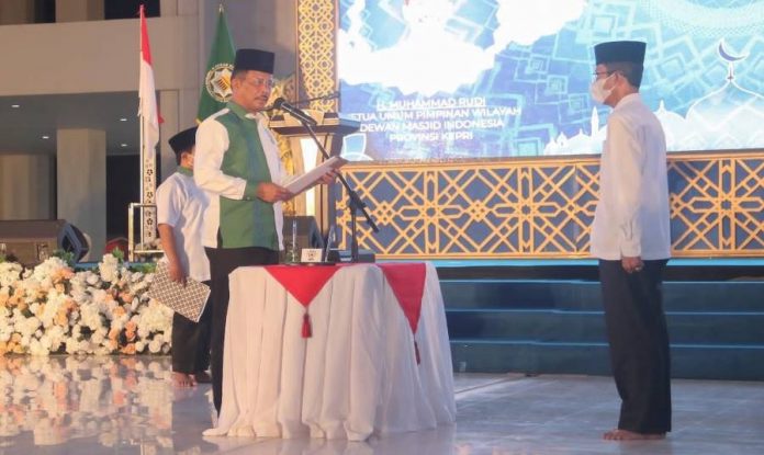 Rudi Lantik Amsakar Sebagai Ketua DMI Batam