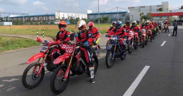Bikers peserta Jelajah Alam Capella Honda Kepri