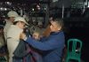 Camat Siantan Sambangi Markas KJK Tarempa Bagikan Life Jacket