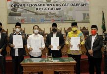 Amsakar Yakin Penetapan 4 Ranperda Pajak dan Retribusi Berikan Kepastian Hukum serta Akhiri Potensial Loss Amsakar Yakin Penetapan 4 Ranperda Pajak dan Retribusi Berikan