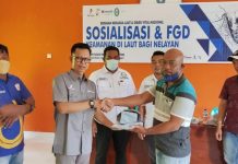 Premier Oil dan AJB Sosialisasi Bahaya Nelayan Menangkap Ikan Dekat Offshore