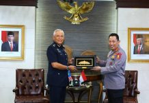 Pertemuan Kapolri Listyo Sigit dengan Kepala Kepolisian Malaysia Bahas PMI Ilegal Pertemuan Kapolri Listyo Sigit dengan Kepala Kepolisian Malaysia Bahas PMI Ilegal