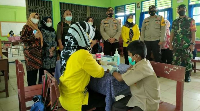 Sebanyak 54 Murid SDN 002 Bintan Pesisir Dapat Suntikan Vaksin Sinovac