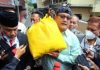 Bawa Baju ke Bareskrim Polri, Kuasa Hukum Sebut HP Edy Mulyadi Mendadak Hilang Edy Mulyadi Ditahan di Bareskrim Polri
