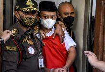 Herry Wirawan Pemerkosa Belasan Santri di Bandung Jalani Sidang Vonis Hukuman Mati Besok Herry Wirawan