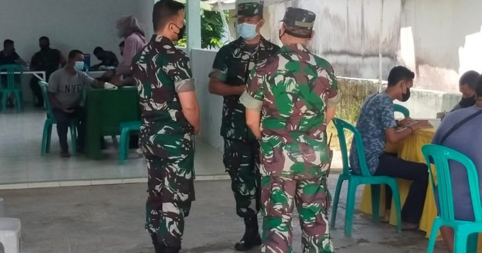 Vaksinasi di kantor Koramil 03 Bintan Utar