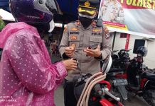 Kompol Budi Hartono Turun Langsung Gelar Razia Vaksinasi didepan Mapolsek Lubuk Baja