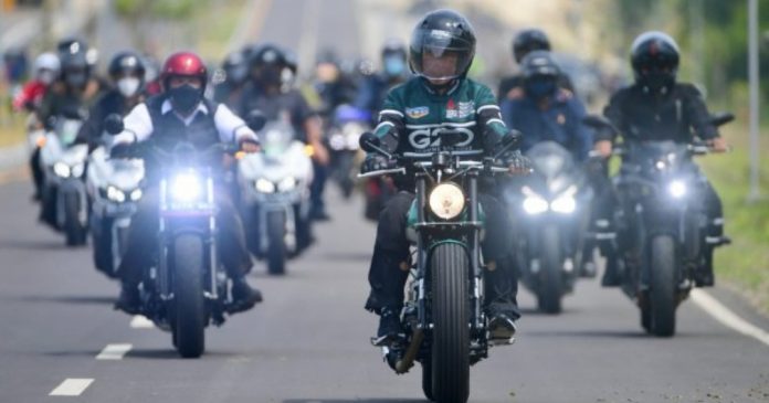 Menteri PUPR Basuki Hadimuljono saat mendampingi