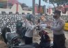 Polsek Nongsa Bagikan Paket Makanan ke Masyarakat Terdampak Covid-19