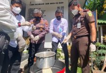 Cabjari Natuna di Tarempa Musnahkan Barang Bukti Perkara Inkracht Cabjari Natuna di Tarempa Musnahkan Barang Bukti Perkara