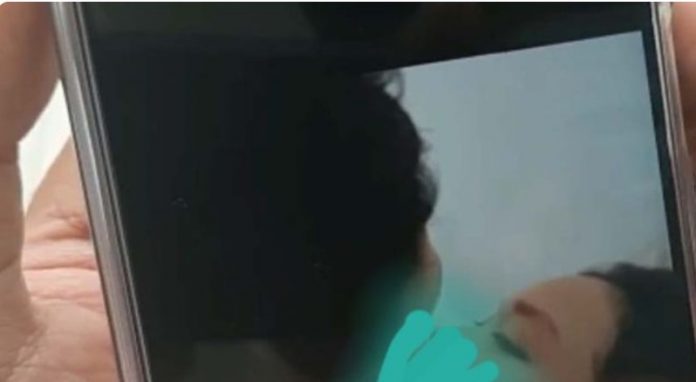 Mahasiswi UIN Zoom Meeting Ciuman