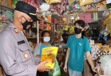 Tim Polsek Tanjungpinang Timur Sidak Sembako di Pasar Bintan Centre Polsek Tanjungpinang Sidak Minyak