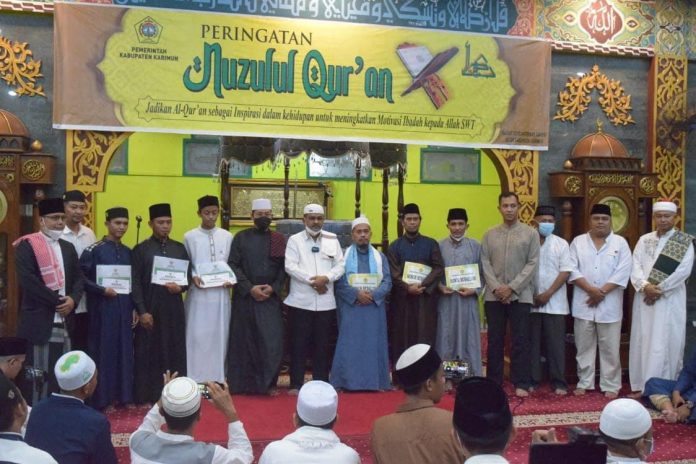 Ukhuwah Islamiyah Semarakkan Malam Nuzulul Qur'an Ukhuwah Islamiyah Semarakkan Malam Nuzulul Qur'an