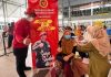 Jelang Ramadhan Masyarakat Batam Proaktif Ikuti Vaksinasi Booster Vaksinasi booster oleh Binda Kepri di Batam