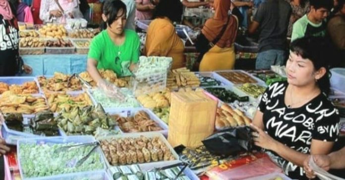 Ilustrasi pedagang takjil di pasar Ramadhan Ilustrasi pedagang takjil di pasar Ramadhan