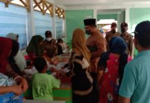 Bupati Anambas Berbagi Takjil di Pasar Tradisional Letung, Masyarakat Ucapkan Terima Kasih