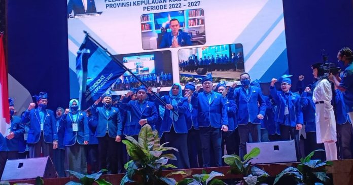 Pelantikan DPC Demokrat Kepri di Hotel Aston Batam. Pelantikan DPC Demokrat Kepri di Hotel Aston Batam