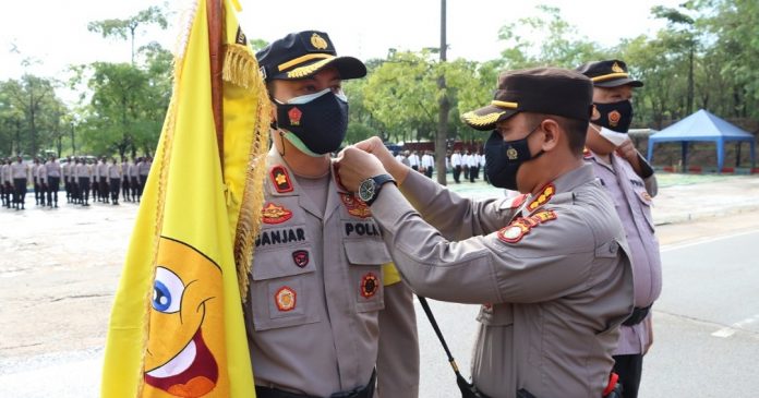 Kapolsek Batu Aji terima penghargaan dari Kapolresta