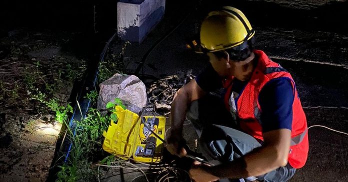 Pin Isolator Retak, Aliran Listrik 2 Kecamatan di Jemaja