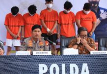 Sudah 6 Tersangka Pengeroyokan Ade Armando Diciduk, Aliansi BEM se UI Mengecam Tersangka Pengeroyokan di Polda Metro Jaya