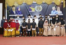 Pemimpin Tegas dan Solutif, Rudi Raih Penghargaan PWI Kepri Award 2022