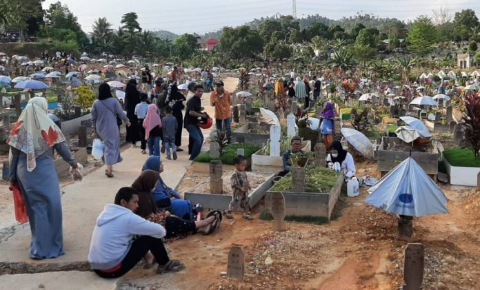 Ziarah Kubur di Batam