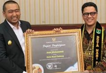 Budak Batam Keturunan Minang Arief Muhammad Didaulat Jadi Duta Nasi Padang Duta Nasi Padang