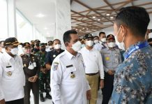 2 Tahun Berhenti, Gubernur Ansar Lepas Pelayaran Perdana Rute Karimun ke Malaysia Gubernur Ansar Lepas Pelayaran Perdana Rute Karimun ke Malaysia