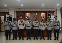 Kapolda Pimpin Sertijab AKBP Boy Herlambang Dirpolairud dan AKBP Tri Yulianto Jadi Dirlantas Polda Kepri Kapolda Pimpin Sertijab AKBP Boy Herlambang Dirpolairud dan AKBP Tri Yulianto Jadi Dirlantas Polda Kepri
