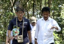 Menparekraf Sandiaga ke Rudi: Tiga Hal Penting yang ada di Kampung Tua Bakau Serip Nongsa Menparekraf Sandiaga Uno