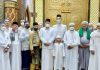 Plt Bupati Bintan Beserta Istri Sholat Idul Fitri di Masjid Raya Nurul Iman Kijang Plt Bupati Bintan Roby Idul Fitri