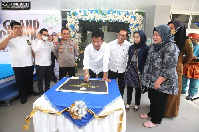 Rudi Apresiasi dan Resmikan Rumah Sakit Jasmine di Komplek Pertokoan Duta Raya Rudi Apresiasi dan Resmikan Rumah Sakit Jasmine di Komplek Pertokoan Duta Raya