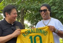 Airlangga Tanya Ronaldinho Apa Rahasia Brazil Lahirkan Talenta Hebat Sepakbola Dunia