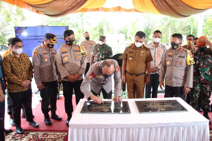 Bupati Natuna Wan Siswandi menghadiri acara peresmian Polsek Pulau Laut dan Polsubsektor Pulau Tiga Bupati Natuna Wan Siswandi menghadiri acara peresmian Polsek Pulau Laut dan Polsubsektor Pulau Tiga
