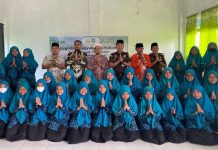 Kacabjari Tarempa Roy Huffington Ajak Para Santri Hindari Aksi Bullying di Sekolah Kacabjari Tarempa Roy Huffington Ajak Para Santri Hindari Aksi Bullying di Sekolah