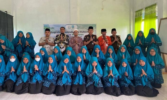 Kacabjari Tarempa Roy Huffington Ajak Para Santri Hindari Aksi Bullying di Sekolah