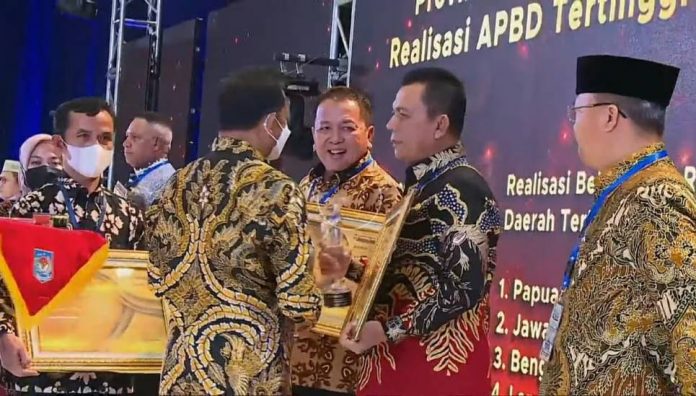 Penghargaan Sebagai Pemda yang Realisasi Belanja APBD Tertinggi di 2021