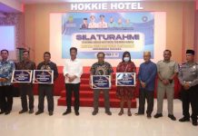 Rudi Makin Akrab dengan Seluruh RTRW di Kota Batam Rudi Makin Akrab dengan Seluruh RTRW di Kota Batam