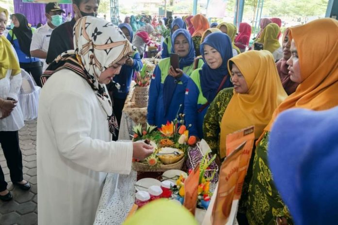 Sebagai Ketua PKK Batam, Marlin Dorong Ibu-Ibu Ciptakan Menu Sehat dan Berkualitas Sebagai Ketua PKK Batam, Marlin Dorong Ibu-Ibu Ciptakan Menu Sehat dan Berkualitas
