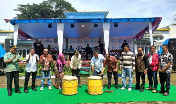 Wabup Pasbar Risnawanto Buka Pentas Seni Budaya 2022 di Lapangan MTQ Padang Tujuh