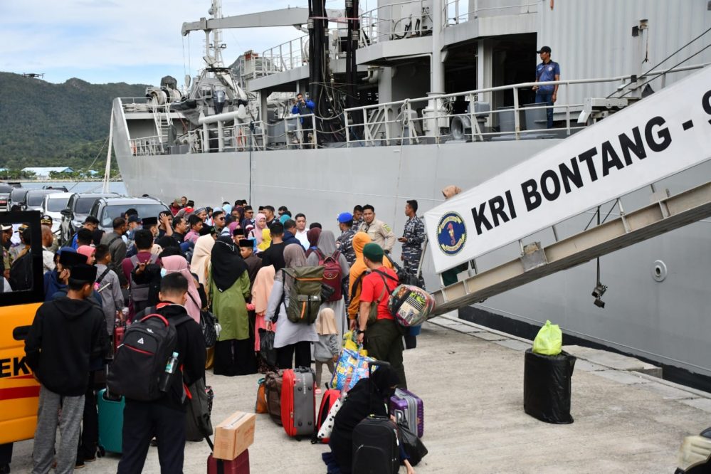 KRI Bontang 907 kini sedang melaksanakan operasi Siaga Arnawa - 22 di Laut Natuna Utara di bawah BKO Guspurla Koarmada I