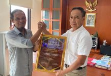 JMSI Serahkan Plakat Penghargaan Untuk Polda Kepri JMSI Kepri