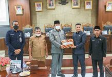 Bupati Anambas Sampaikan Laporan Pertanggungjawaban Pelaksanaan APBD Tahun 2021 di DPRD