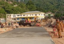 Pekerja Proyek Pembangunan Penataan Kawasan Masjid Agung Baitul Ma’mur Diduga Langgar UU K3 Pekerja Proyek Pembangunan Penataan Kawasan Masjid